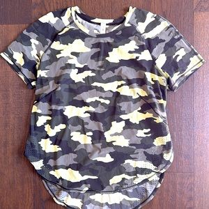 Lululemon workout shirt